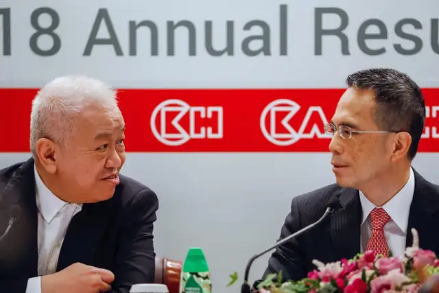 霍建宁打辅助	，李嘉诚家族攒下1600亿现金